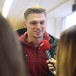 Kielce. 03.12.2019. Piłkarze Korony Kielce włączyli się w akcję Szlachetnej Paczki. Na zdjęciu: Paweł Sokół - bramkarz / Wiktor Taszłow / Radio Kielce