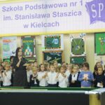 04.12.2019 Kielce. Otwarcie ośrodka szkolenia bilardowego w SP nr 1 na Bocianku. Przemawia Żaneta Szczepaniak - dyrektor SP nr 1 w Kielcach / Wiktor Taszłow / Radio Kielce