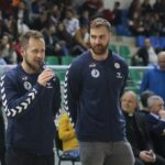 Kielce. 04.12.2019. Zakończenie XVI Turnieju " Małej Ligi Piłki Ręcznej". Na zdjęciu (od lewej): Mateusz Jachlewski, Andreas Wolff / Wiktor Taszłow / Radio Kielce