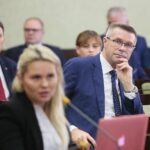 Kielce. 05.12.2019. Sesja Rady Miasta. Na zdjęciu: Katarzyna Suchańska - radna, Bogdan Wenta – prezydent miasta Kielce / Wiktor Taszłow / Radio Kielce