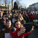 Kielce. 05.12.2019. Przemarsz wolontariuszy ulicą Sienkiewicza / Wiktor Taszłow / Radio Kielce