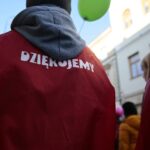 Kielce. 05.12.2019. Przemarsz wolontariuszy ulicą Sienkiewicza / Wiktor Taszłow / Radio Kielce