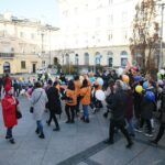 Kielce. 05.12.2019. Przemarsz wolontariuszy ulicą Sienkiewicza / Wiktor Taszłow / Radio Kielce