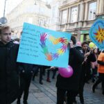 Kielce. 05.12.2019. Przemarsz wolontariuszy ulicą Sienkiewicza / Wiktor Taszłow / Radio Kielce