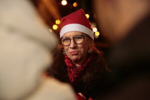 Kielce. 07.12.2019. Parlamentarzyści włączyli się w akcję Szlachetna Paczka. Na zdjęciu: Marianna Noworycka - Gniatkowska - radna / Wiktor Taszłow / Radio Kielce