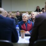 08.12.2019. Brzeziny. Spotkanie mieszkańców z władzami samorządowymi dotyczące budowy obwodnicy Brzezin i Radkowic / Wiktor Taszlow / Radio Kielce