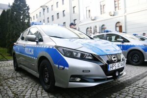 16.12.2019 Kielce. Nowe pojazdy elektryczne przekazane świętokrzyskiej policji / Wiktor Taszlow / Radio Kielce