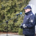 Kielce. 16.12.2019. Nowe pojazdy elektryczne przekazane świętokrzyskiej policji. Przemawia Paweł Dzierżak - komendant Wojewódzki Policji w Kielcach / Wiktor Taszłow / Radio Kielce