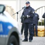 Kielce. 16.12.2019. Nowe pojazdy elektryczne przekazane świętokrzyskiej policji. Przemawia Paweł Dzierżak - komendant Wojewódzki Policji w Kielcach / Wiktor Taszłow / Radio Kielce