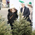 Kielce. 16.12.2019. Akcja "Ekologiczne Święta z WFOŚiGW w Kielcach". Na zdjęciu (z prawej): Krzysztof Słoń – senator / Wiktor Taszłow / Radio Kielce