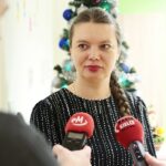 Kielce. 18.12.2019. Polskie Towarzystwo Wspierania Osób z Nieswoistymi Zapaleniami Jelita "J-elita" wręcza sprzęt dla pacjentów dziecięcego oddziału gastroenterologicznego. Na zdjęciu:  Magdalena Fogiel-Litwinek / Wiktor Taszłow / Radio Kielce