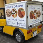 23.12.2019. Ostrowiec Św. Samochód z Chin zasilił tabor barów Anielskie Jadło Fundacji Anielskie Skrzydła / ks. Paweł Anioł