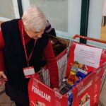 Wspólnie dla innych. Zbiórka żywności w sklepach