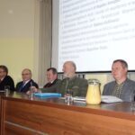 31.01.2020 Opatów. Spotkanie dla rolników, weterynarzy, myśliwych w powiatowym inspektoracie weterynarii.   Od lewej: Tadeusz Kulkiewicz - Wojewódzki Lekarz Weterynarii, Tomasz Staniek - starosta opatowski, dr Bogdan Konopka - Główny Lekarz Weterynarii, Janusz Mazur - zastępca łowczego okręgu kieleckiego, Robert Bąk – łowczy okręgu Tarnobrzeg / Emilia Sitarska / Radio Kielce