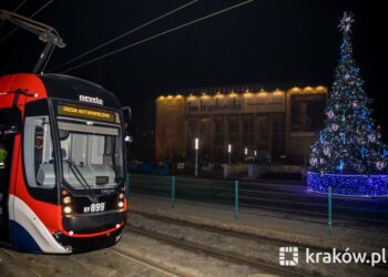 Pierwszy w Polsce przejazd autonomicznego tramwaju / Bogusław Świerzowski/ Kraków.pl