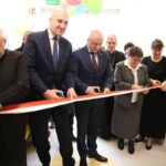 22.01.2020. Klimontów. Otwarcie żłobka. W uroczystym przecięciu wstęgi wziął udział m.in. Rafał Nowak - wicewojewoda świętokrzyski / Grażyna Szlęzak-Wójcik / Radio Kielce