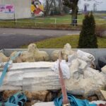 13.01.2020. Jędrzejów. Figura patrona Jędrzejowa bł. Wincentego Kadłubka przejdzie renowację / Klasztor Cystersów w Jędrzejowie