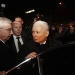 16.01.2020. Starachowice. Wizyta Jarosława Kaczyńskiego, prezesa PiS. 16.01.2020. Starachowice. Jarosław Kaczyński, prezes PiS, uczestniczył w mszy świętej w przededniu rocznicy śmierci swojej matki - Jadwigi Kaczyńskiej. Na zdjęciu (od lewej): Krzysztof Lipiec - poseł PiS i Jarosław Kaczyński - prezes PiS / Jarosław Kubalski / Radio Kielce