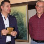 15.01.2020. Kielce. Wystawa prac autorstwa Krzysztofa Cieślaka. Na zdjęciu (od lewej): Arkadiusz Latos - Wieża Sztuki i Krzysztof Cieślak - artysta / Wieża Sztuki