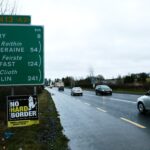 29.01.2020. Derry. Granica między Irlandią Północną a Republiką Irlandii - znaki drogowe na granicy / Włodzimierz Batóg / Radio Kielce