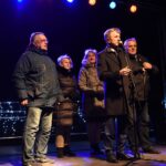 01.01.2020. Sędziszów. Sylwester pod gwiazdami. Na zdjęciu (od lewej): Adam Mysiata - przewodniczący rady miejskiej, Małgorzata Żelaśkiewicz – naczelnik wydziału organizacyjnego i spraw pracowniczych w urzędzie miejskim, Teresa Szarek, Wacław Szarek - burmistrz Sędziszowa i Jarosław Jaworski - radny miejski / Samorządowe Centrum Kultury w Sędziszowie