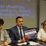 28.01.2020. Kielce. Konferencja posła Cieślaka nt. "Liberalizacji przepisów prawa budowlanego". Na zdjęciu (od lewej(: Małgorzata Gusta- członek zarządu powiatu włoszczowskiego, poseł Michał Cieślak, Aneta Bobowiec- Stachowicz - dyrektor biura poselskiego Michała Cieślaka / Michał Kita / Radio Kielce