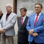 17.09.2019. Kielce. Uroczystości 80. rocznicy agresji sowieckiej na Polskę. Na zdjęciu: Waldemar Bartosz - przewodniczący świętokrzyskiej Solidarności, Leszek Bukowski - kielecka delegatura IPN i Mirosław Gębski - starosta kielecki / Piotr Kwaśniewski / Radio Kielce