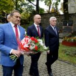 17.09.2019. Kielce. Uroczystości 80. rocznicy agresji sowieckiej na Polskę. Na zdjęciu (od lewej): Mirosław Gębski - starosta kielecki, Piotr Wawrzyk - wiceminister spraw zagranicznych i Andrzej Bętkowski - marszałek województwa świętokrzyskiego / Piotr Kwaśniewski / Radio Kielce