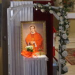 Relikwie błogosławionego ks. Jerzego Popiełuszki zostały uroczyście wprowadzone do kościoła pod wezwaniem Podwyższenia Krzyża Świętego w Łopusznie / Wiktor Dziarmaga / Radio Kielce