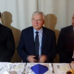 11.01.2020 Sędziszów. Spotkanie świąteczno-noworoczne PiS. Na zdjęciu (od lewej): ks. Edward Giemza - proboszcz parafii św. Piotra i Pawła w Sędziszowie, poseł Krzysztof Lipiec i Paweł Faryna - starosta jędrzejowski / Ewa Pociejowska-Gawęda / Radio Kielce