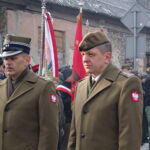 Zakończenie centralnych obchodów 156. rocznicy wybuchu Powstania Styczniowego. Na zdjęciu od lewej: zastępca komendanta Centrum Przygotowań do Misji Zagranicznych ppłk Piotr Zawiślak i dowódca świętokrzyskiej Brygady WOT płk Artur Barański / Anna Głąb / Radio Kielce