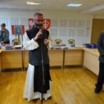 25.01.2020 Jędrzejów. Finał konkursu „Jędrzejowskie Szopki Bożonarodzeniowe 2019”. Na zdjęciu (od lewej): o. Jakub Zawadzki i Józef Straszak - dyrektor Centrum Kultury w Jędrzejowie / Ewa Pociejowska-Gawęda / Radio Kielce