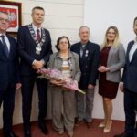 10.01.2020. Kielce. Wręczenie medali za długoletnie pożycie małżeńskie. Na zdjęciu (od lewej): Arkadiusz Kubiec - wiceprezydent Kielc, Bogdan Wenta - prezydent Kielc, Wanda Zaborska, Janusz Zaborski, Joanna Winiarska - wiceprzewodnicząca Rady Miasta Kielce i Kamil Suchański - przewodniczący Rady Miasta Kielce / Piotr Kwaśniewski / Radio Kielce