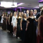 25.01.2020. Kostomłoty Pierwsze. Studniówka Katolickiego Liceum Ogólnokształcącego im. św. Stanisława Kostki w Kielcach / Stanislaw Blinstrub / Radio Kielce