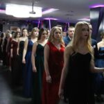 25.01.2020. Kostomłoty Pierwsze. Studniówka Katolickiego Liceum Ogólnokształcącego im. św. Stanisława Kostki w Kielcach / Stanislaw Blinstrub / Radio Kielce