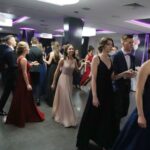 25.01.2020. Kostomłoty Pierwsze. Studniówka Katolickiego Liceum Ogólnokształcącego im. św. Stanisława Kostki w Kielcach / Stanislaw Blinstrub / Radio Kielce