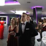 25.01.2020. Kostomłoty Pierwsze. Studniówka Katolickiego Liceum Ogólnokształcącego im. św. Stanisława Kostki w Kielcach / Stanislaw Blinstrub / Radio Kielce