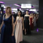 25.01.2020. Kostomłoty Pierwsze. Studniówka Katolickiego Liceum Ogólnokształcącego im. św. Stanisława Kostki w Kielcach / Stanislaw Blinstrub / Radio Kielce