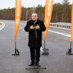 18.12.2019. Skarżysko-Kamienna. Otwarcie trasy S7. Na zdjęciu: Andrzej Adamczyk - minister infrastruktury / Jarosław Kubalski / Radio Kielce