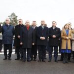 18.12.2019. Skarżysko-Kamienna. Otwarcie trasy S7. Na zdjęciu (od lewej): Andrzej Pruś - przewodniczący sejmiku województwa, marszałek Andrzej Bętkowski, wojewoda Zbigniew Koniusz, poseł Krzysztof Lipiec, poseł Andrzej Kryj, wiceminister Piotr Wawrzyk, poseł Marek Kwitek, wiceminister Anna Krupka, poseł Agata Wojtyszek i Maria Zuba - doradca wojewody świętokrzyskiego / Jarosław Kubalski / Radio Kielce