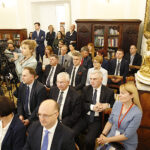 Konferencja pt.: „Krzemionki - droga do UNESCO". Na zdjęciu od lewej: Marek Kwitek – poseł PiS, Krzysztof Lipiec - poseł PiS, Andrzej Bętkowski – marszałek województwa świętokrzyskiego, Małgorzata Pruś, Maria Zuba – poseł PiS, Krzysztof Słoń – senator PiS, Andrzej Kryj – poseł PiS / Jarosław Kubalski / Radio Kielce