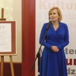 18.09.2019 Warszawa. Uroczystość wręczenia certyfikatu wpisu Krzemionek Opatowskich na listę UNESCO. Na zdjęciu: Anna Krupka - wiceminister sportu i turystyki / Jarosław Kubalski / Radio Kielce