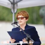 Michniów. Uroczystości w rocznicę pacyfikacji wsi przez Niemców. Na zdjęciu: poseł Maria Zuba / Jarosław Kubalski / Radio Kielce