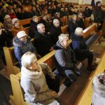 16.01.2020. Starachowice. Jarosław Kaczyński, prezes PiS, uczestniczył w mszy świętej w przededniu rocznicy śmierci swojej matki - Jadwigi Kaczyńskiej. Nabożeństwo odbyło się w kościele pod wezwaniem Wszystkich Świętych / Jarosław Kubalski / Radio Kielce