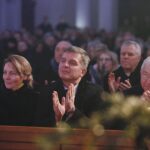 06.01.2020 Święty Krzyż. Charytatywny koncert kolęd. Na zdjęciu (od lewej): Małgorzata Pruś, Andrzej Pruś - przewodniczący sejmiku województwa i poseł Krzysztof Lipiec / Jarosław Kubalski / Radio Kielce