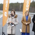 18.12.2019. Skarżysko-Kamienna. Otwarcie trasy S7. Na zdjęciu (od lewej): poseł Agata Wojtyszek, wiceminister Anna Krupka i Andrzej Adamczyk - minister infrastruktury / Jarosław Kubalski / Radio Kielce