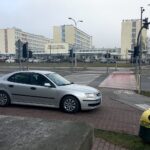 20.01.2020. Kielce. Skrzyżowanie ulic Radiowej i Tysiąclecia Państwa Polskiego. Przejście dla pieszych drogą na... parking / Radio Kielce