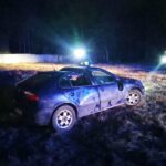 12.01.2020 Wola Morawicka. Samochód po dachowaniu / Jarosław Kruk / infobusko.pl