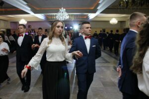 25.01.2020. Staszów. Studniówka LO im. ks. Kardynała Wyszyńskiego / Marta Gajda / Radio Kielce