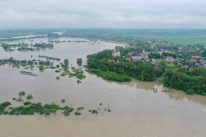 Opatowiec. Skutki ulewnych deszczy / Jarosław Kubalski / Radio Kielce